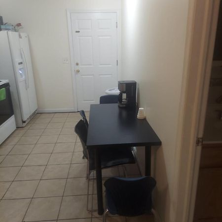 Crystal Room 1 Guest House Near 12Mins To Ewr Airport / Prudential / Njit / Penn Station Newark Extérieur photo